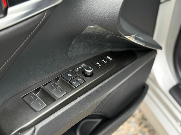 2021 Toyota Camry VIII (XV70) Рестайлинг, серебристый, 3900000 рублей - вид 14