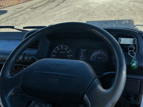 2004 Nissan Atlas, белый, 1500000 рублей, вид 4