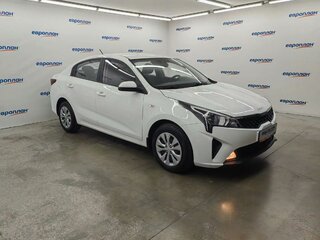 2022 Kia Rio IV Рестайлинг, белый, 1715000 рублей, вид 2