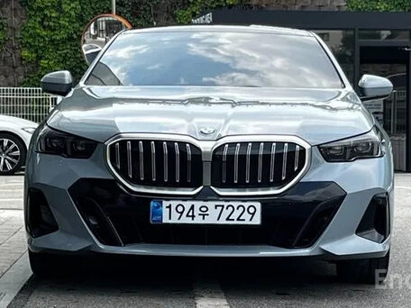 2024 BMW 5 серии 520i VIII (G60/G61/G68), голубой, 4689000 рублей, вид 1