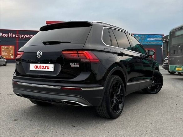 2017 Volkswagen Tiguan II, чёрный, 3440000 рублей - вид 16