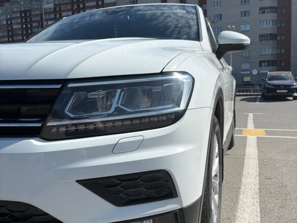 2020 Volkswagen Tiguan II, белый, 3000000 рублей - вид 3