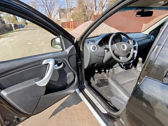 2012 Renault Sandero Stepway I, чёрный, 550000 рублей - вид 8
