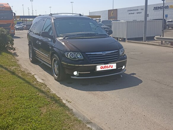 2001 Chrysler Voyager Grand IV, коричневый, 2200000 рублей