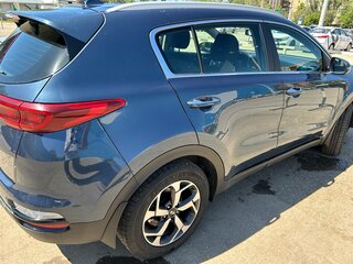 2020 Kia Sportage IV Рестайлинг, синий, 2100000 рублей, вид 1