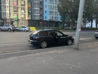 2006 Mazda 3 I (BK) Рестайлинг, чёрный, 350000 рублей, вид 4