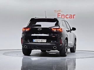 2022 Chevrolet TrailBlazer III, чёрный, 1770000 рублей, вид 3
