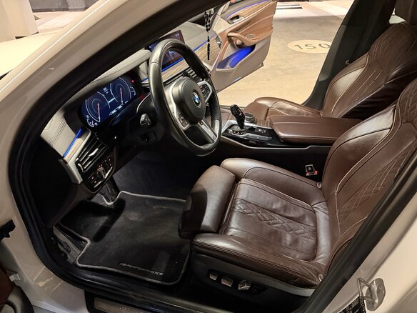 2018 BMW 5 серии 530d xDrive VII (G30/G31/G38), белый, 4050000 рублей - вид 16