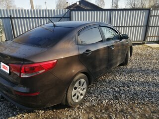 2016 Kia Rio III Рестайлинг, коричневый, 910000 рублей, вид 3