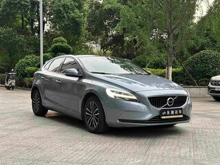 2018 Volvo V40 II Рестайлинг, синий, 1150000 рублей, вид 3