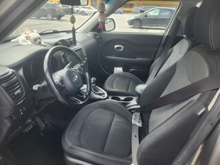 2017 Kia Soul II Рестайлинг, серебристый, 1650000 рублей, вид 5