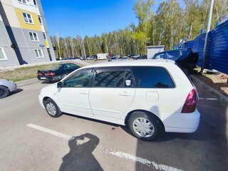 2005 Toyota Corolla Fielder IX (E120, E130) Рестайлинг, белый, 600000 рублей, вид 1
