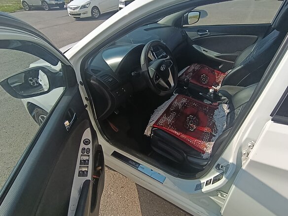 2013 Hyundai Solaris I, белый, 500000 рублей - вид 5