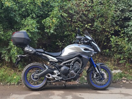 2014 Yamaha MT-09 Tracer (FJ-09), серый, 700000 рублей, вид 1