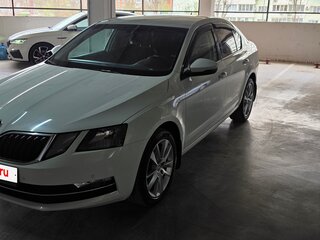 2019 Skoda Octavia III (A7) Рестайлинг, белый, 1700000 рублей, вид 4