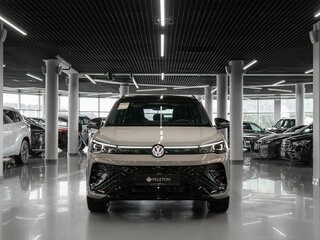 2026 Volkswagen Tiguan L Pro III (China Market), серый, 5000000 рублей, вид 3