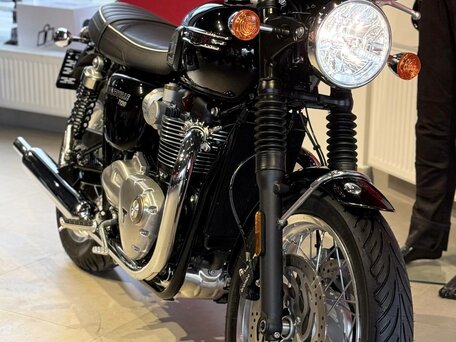 2024 Triumph Bonneville T120, чёрный, 1790000 рублей, вид 4