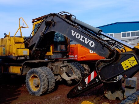 2019 Volvo EW, жёлтый, 7875500 рублей, вид 2