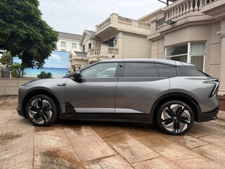 2023 HiPhi Y 115 kWh, серый, 5800000 рублей, вид 4