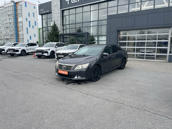 2012 Toyota Camry VII (XV50), серебристый, 1230000 рублей