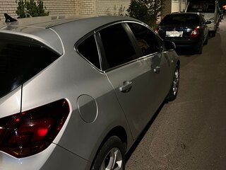2011 Opel Astra J, серебристый, 850000 рублей, вид 3
