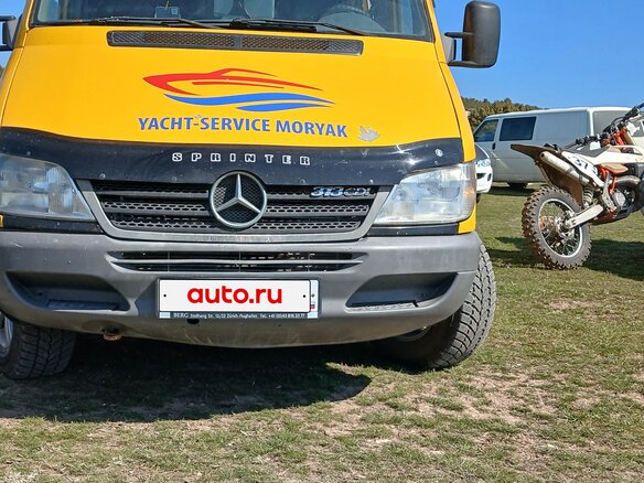 2004 Mercedes-Benz Sprinter, жёлтый, 1550000 рублей - вид 4