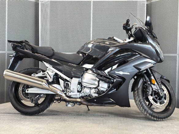2016 Yamaha FJR1300, серый, 1177000 рублей