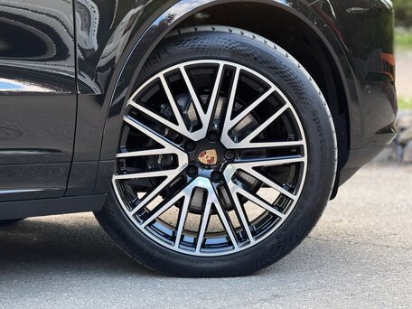 2026 Porsche Cayenne III Рестайлинг, чёрный, 16990000 рублей, вид 3