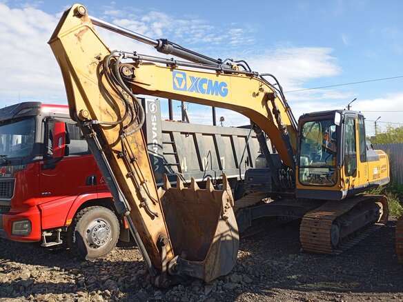 2023 XCMG XE215C, жёлтый, 7144048 рублей