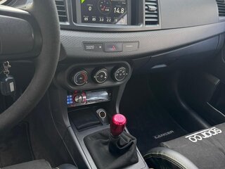 2009 Mitsubishi Lancer Evolution X, белый, 3000000 рублей, вид 4