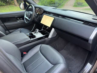 2025 Land Rover Range Rover P400 MHEV V, золотистый, 18440000 рублей, вид 4