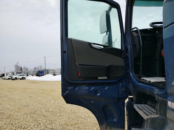 2020 Volvo FH, красный, 8024000 рублей - вид 10