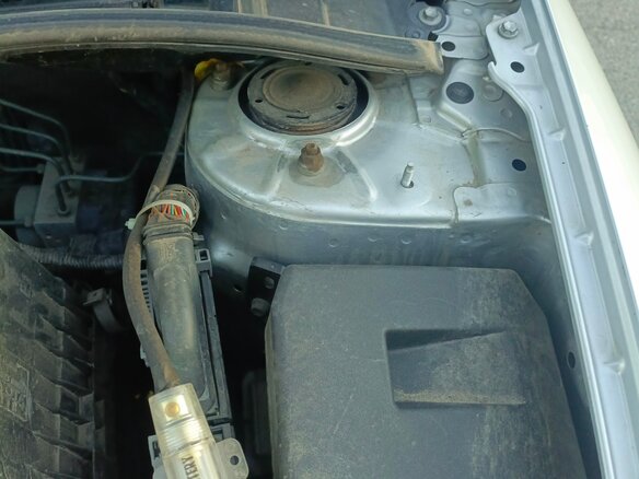 2010 Toyota Corolla Axio X (E140, E150) Рестайлинг, серый, 750000 рублей - вид 11