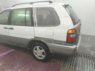1990 Nissan Prairie II (M11), белый, 170000 рублей, вид 4