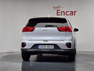 2021 Kia Niro I Рестайлинг, белый, 1570007 рублей, вид 4