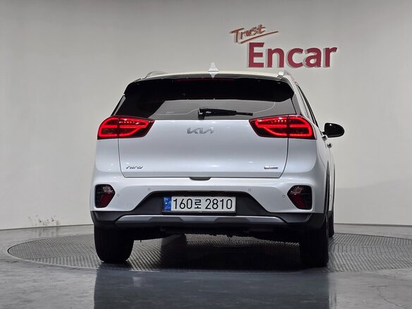 2021 Kia Niro I Рестайлинг, белый, 1570007 рублей - вид 3