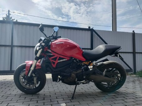 2017 Ducati Monster 821, красный, 618000 рублей, вид 1