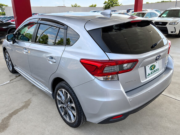 2021 Subaru Impreza V Рестайлинг, серебристый, 1170000 рублей - вид 6