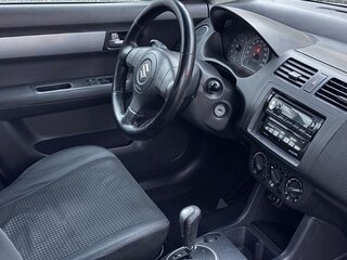 2005 Suzuki Swift AMT III, серебристый, 520000 рублей, вид 1