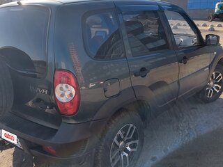 2015 Chevrolet Niva I Рестайлинг, зелёный, 580000 рублей, вид 5