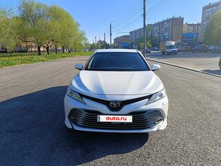2019 Toyota Camry VIII (XV70), белый, 2750000 рублей, вид 3