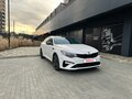 2019 Kia Optima IV Рестайлинг, белый, 1450000 рублей - вид 3