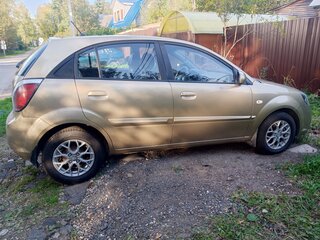 2011 Kia Rio II Рестайлинг, золотистый, 650000 рублей, вид 2
