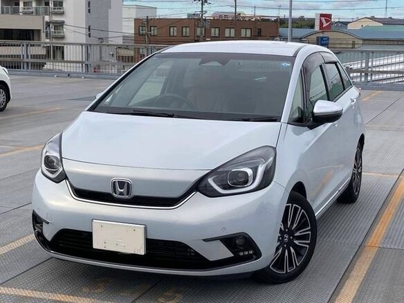 2022 Honda Fit IV, серебристый, 985000 рублей - вид 4