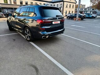 2021 BMW X7 40i I (G07), серый, 8000000 рублей, вид 2