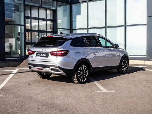 2026 Lada (ВАЗ) Vesta SW Cross I Рестайлинг (NG), серебристый, 2043000 рублей - вид 1