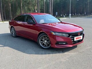 2017 Honda Accord X, красный, 1820000 рублей, вид 3