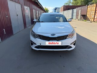 2019 Kia Optima IV Рестайлинг, белый, 890000 рублей, вид 2
