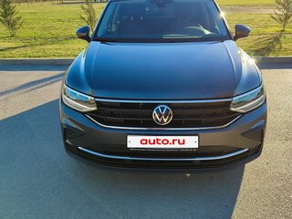 2021 Volkswagen Tiguan II Рестайлинг, серый, 3000000 рублей, вид 3
