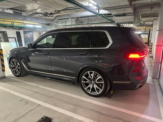 2020 BMW X7 M50i I (G07), серый, 8100000 рублей, вид 2